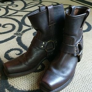 Frye sz 8.5 Harness 8R Ankle Pull-on Boots